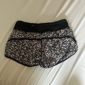 Lululemon Speed Up Short 2.5’